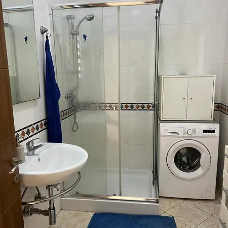 Quarto em Acomodações Particulares S1 Double Room, Shared Bathroom